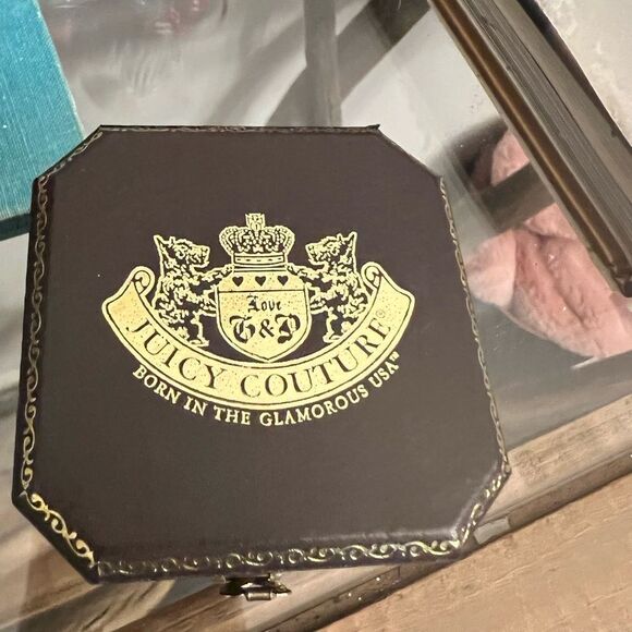 Vintage 80’s Juicy Couture Crown Charm in Original Box. - Picture 3 of 7